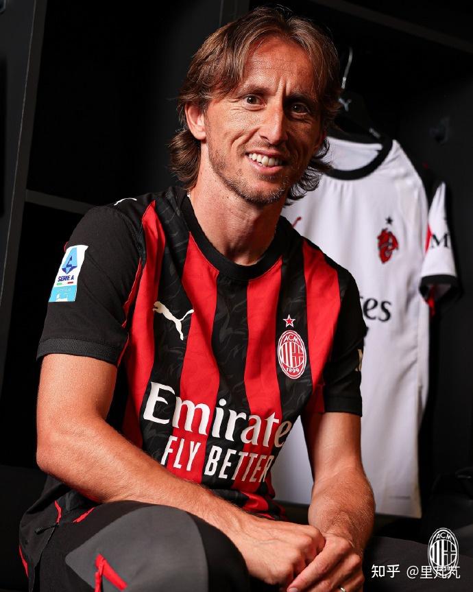 中后卫精准补防，挽救球队险境