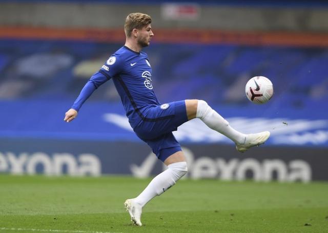 足坛悲喜一夜！AC米兰0-1爆冷被淘汰，13场不败终结，曼联1-1被绝平