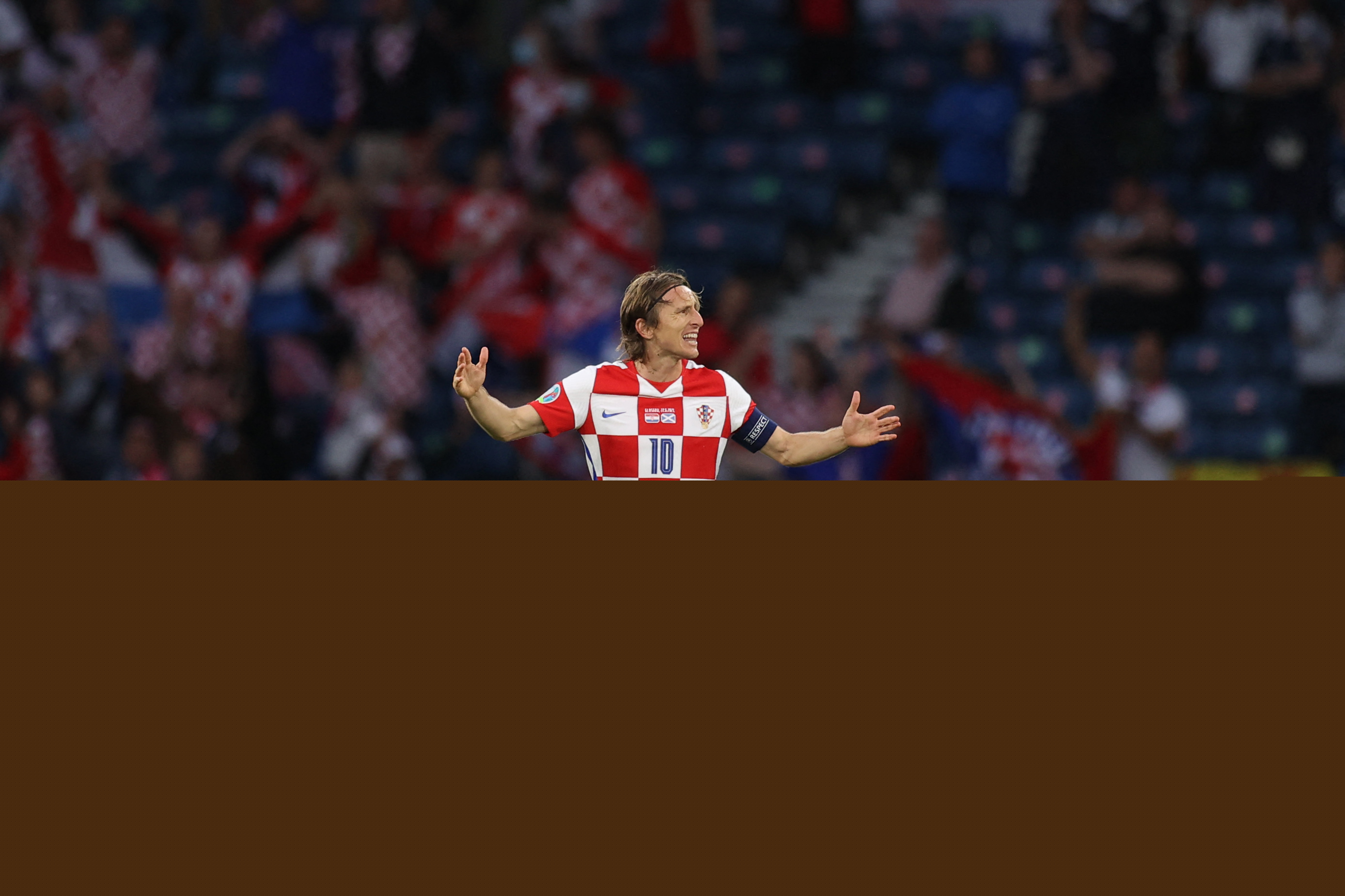 半场：浙江1-1海牛，弗兰克告别战破门，韦林顿-席尔瓦扳平