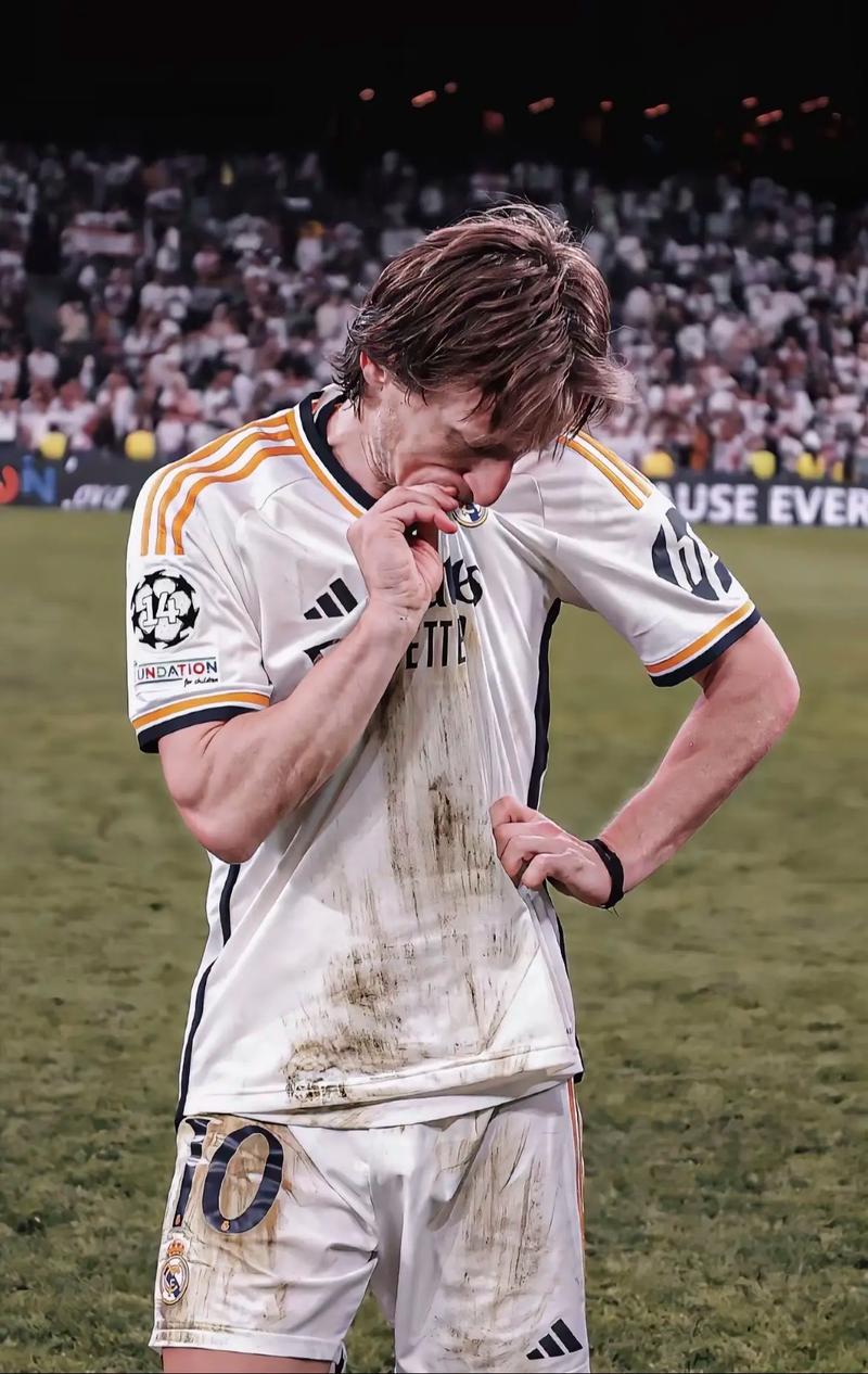 意甲半场：杜维卡斯建功，科莫暂1-0萨索洛