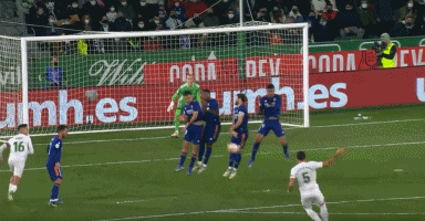 哈兰德晒与母亲、哥哥合照：老大、我和我哥